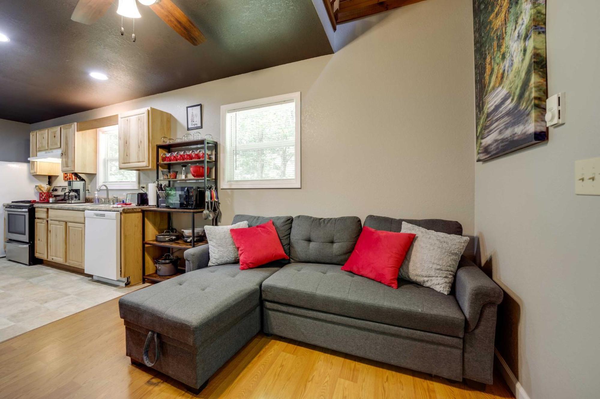 Cozy Whittier Cabin And Yard And Hot Tub, Pets Welcome Exterior photo