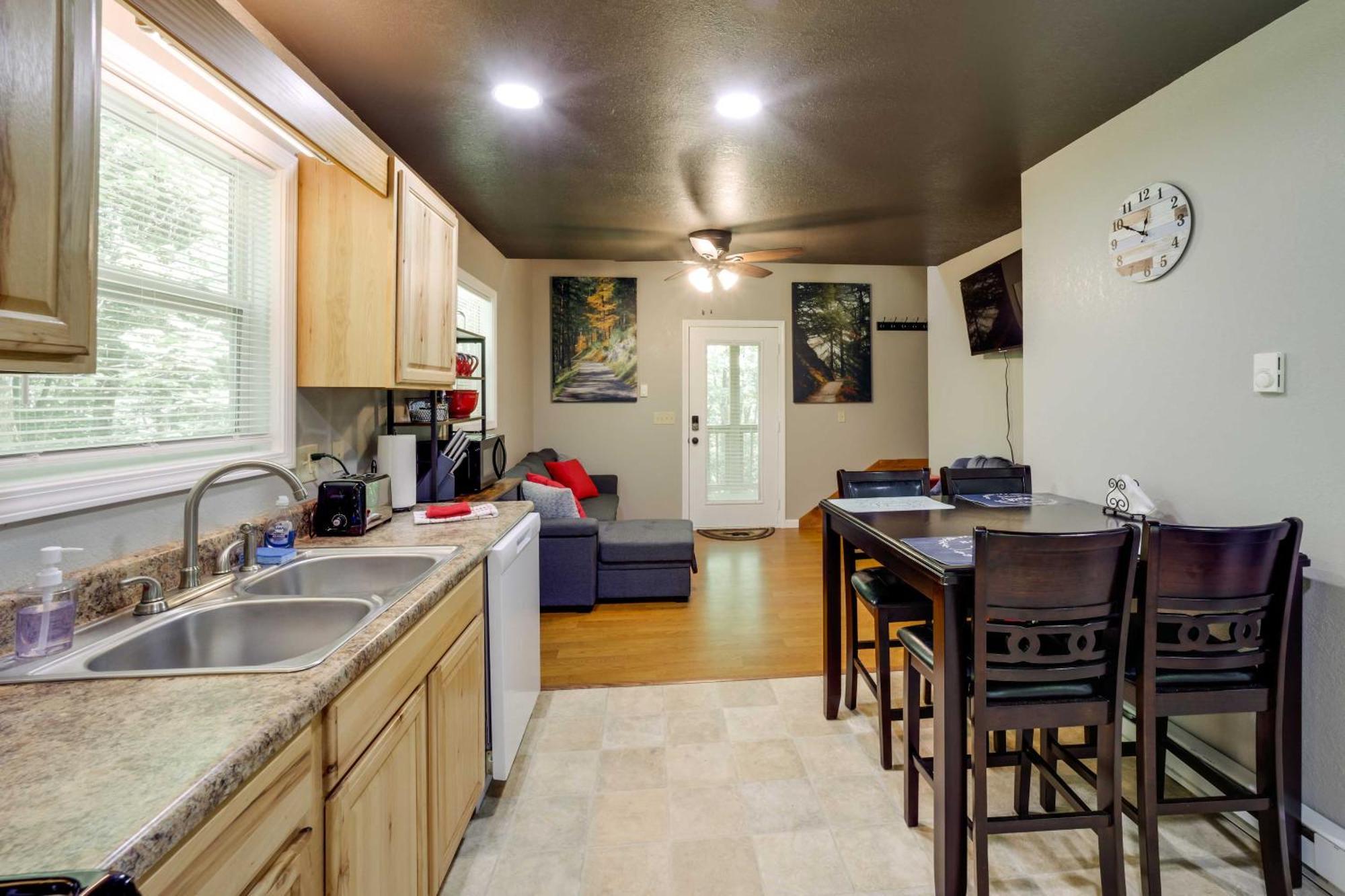 Cozy Whittier Cabin And Yard And Hot Tub, Pets Welcome Exterior photo